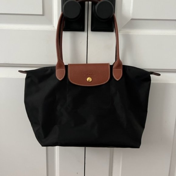 Longchamp Medium Pliage Nylon Shoulder Tote - Picture 2 of 11